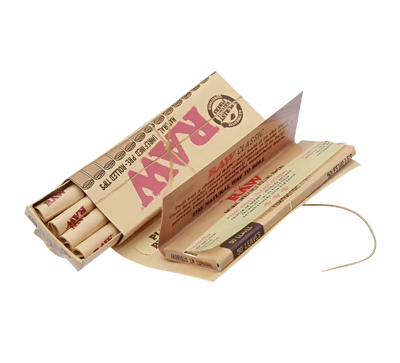 RAW CLASSIC CONNOISSEUR 1 1/4 ROLLING PAPERS WITH PRE-ROLLED TIPS